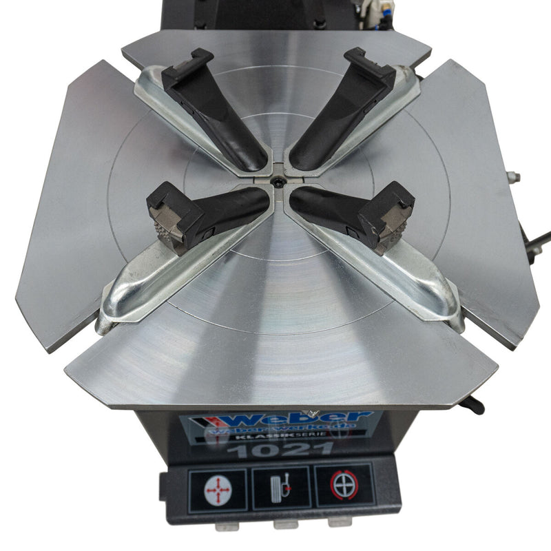 Car tire mounting machine 1021 and wheel balancing machine "ECO"